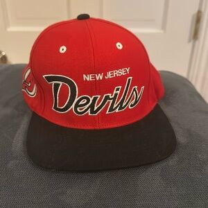New adjustable NJ Devils hat-smoke free home